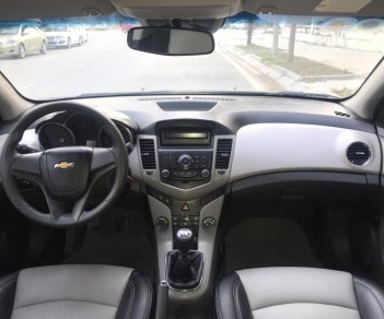 Chevrolet Cruze 2010 - Bán xe Chevrolet Cruze 2010, màu đen, số sàn, 305tr