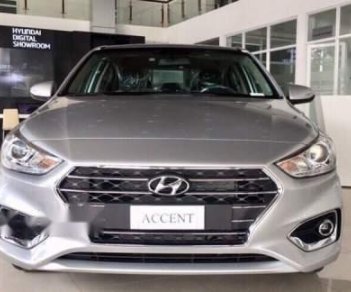 Hyundai Accent AT 2018 - Bán xe Hyundai Accent AT sản xuất năm 2018, màu bạc, giá chỉ 555 triệu