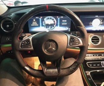 Mercedes-Benz E class E300 AMG CBU 2017 - Cần bán xe cũ Mercedes E300 AMG CBU sản xuất 2017, màu trắng, nhập khẩu nguyên chiếc như mới