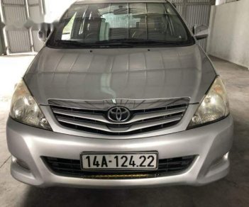 Toyota Innova   2010 - Cần bán Toyota Innova đời 2010, màu bạc, xe gia đình