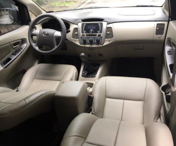 Toyota Innova    2.0E MT 2015 - Bán Innova 2015 ghi vàng, chính chủ Hà Nội