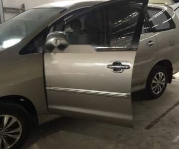 Toyota Innova   2015 - Bán xe Toyota Innova đời 2015, màu vàng