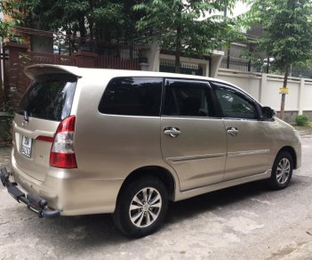 Toyota Innova    2.0E MT 2015 - Bán Innova 2015 ghi vàng, chính chủ Hà Nội