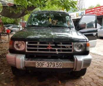 Mitsubishi Pajero 2004 - Cần bán Mitsubishi Pajero năm 2004, màu đen, giá 216tr