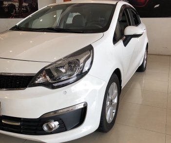 Kia Rio AT 2016 - Bán xe Kia Rio năm sản xuất 2016, màu trắng, xe nhập