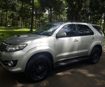 Toyota Fortuner 2016 - Cần bán xe Toyota Fortuner năm sản xuất 2016, màu bạc xe gia đình