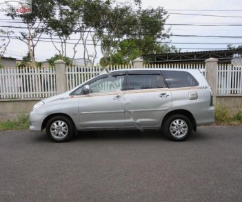 Toyota Innova G 2011 - Cần bán gấp Toyota Innova G 2011, màu bạc xe gia đình, giá tốt