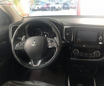 Mitsubishi Outlander 2.4 CVT Premium 2018 - Bán Mitsubishi Outlander 2.4 CVT Premium sản xuất 2018, màu đen