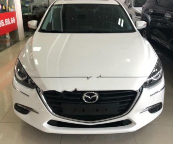 Mazda 3 1.5 AT 2018 - Xe Mazda 3 1.5 AT 2018, màu trắng chính chủ, giá 688tr