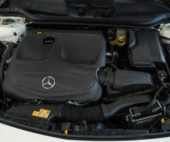 Mercedes-Benz CLA class CLA250 2017 - Bán xe Mercedes CLA250 2017 mới, màu trắng, xe nhập Đức, giao xe toàn quốc