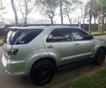 Toyota Fortuner 2016 - Cần bán xe Toyota Fortuner năm sản xuất 2016, màu bạc xe gia đình