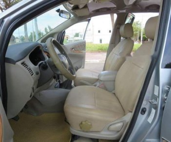 Toyota Innova 2.0G 2011 - Bán Toyota Innova 2.0G đời 2011, màu bạc ít sử dụng, giá chỉ 446 triệu