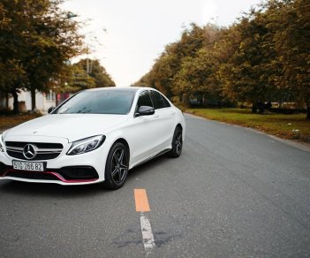 Mercedes-Benz C class C300 2016 - Bán xe Mercedes C300 màu trắng 2016 chính hãng. Trả trước 500 triệu nhận xe ngay