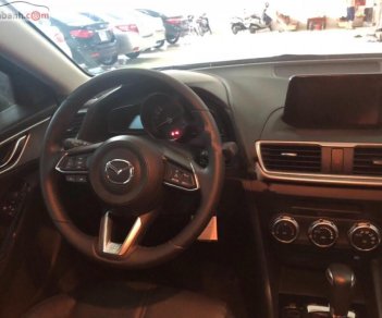 Mazda 3 1.5 AT 2018 - Xe Mazda 3 1.5 AT 2018, màu trắng chính chủ, giá 688tr