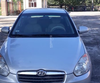 Hyundai Verna 2009 - Cần bán Hyundai Verna năm sản xuất 2009 số tự đông, màu bạc, xe nhập khẩu nguyên chiếc