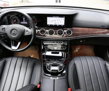 Mercedes-Benz E class E250 AMG 2016 - Showroom Sơn Tùng bán Mercedes E250 AMG đời 2016, màu bạc