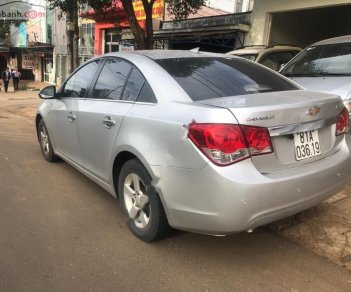 Chevrolet Cruze 1.6 2011 - Cần bán xe Chevrolet Cruze 1.6 năm 2011, màu bạc như mới