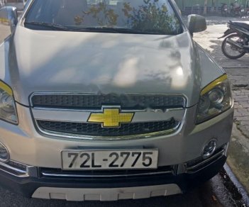 Chevrolet Captiva 2010 - Bán Chevrolet Captiva năm sản xuất 2010, màu bạc, nhập khẩu nguyên chiếc xe gia đình