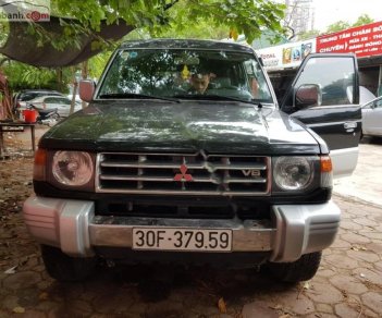 Mitsubishi Pajero 2004 - Cần bán Mitsubishi Pajero năm 2004, màu đen, giá 216tr