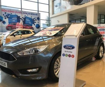 Ford Focus 1.5L Titanium AT 2018 - Bán xe Ford Focus 1.5L Titanium AT đời 2018, màu xám