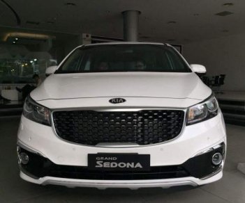 Kia Sedona   2.2L DATH   2018 - Bán Kia Sedona 2.2L DATH đời 2018, màu trắng giá tốt