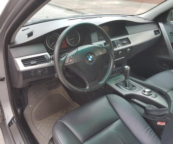 BMW 5 Series 525i 2004 - Cần bán xe BMW 5 Series sản xuất năm 2004, màu xám (ghi)