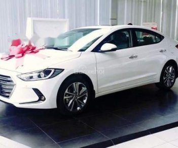 Hyundai Elantra   2018 - Bán xe Hyundai Elantra đời 2018, màu trắng, giá tốt