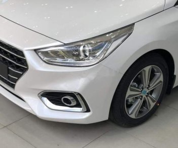 Hyundai Accent  1.4 MT Base 2018 - Cần bán xe Hyundai Accent 2018, màu trắng giá tốt