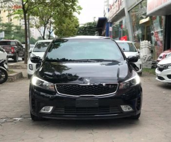 Kia Cerato 1.6AT 2017 - Bán Kia Cerato 1.6AT sản xuất năm 2017, màu đen, giá 615 triệu