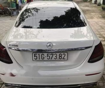 Mercedes-Benz E class E200 2017 - Bán Mercedes E200 đời 2017, màu trắng chính chủ