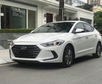 Hyundai Elantra 1.6 AT 2017 - Cần bán xe Hyundai Elantra 1.6 AT năm 2017, màu trắng  