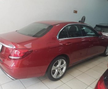 Mercedes-Benz E class E250 2018 - Cần bán gấp Mercedes E250 2018, màu đỏ, xe nhập