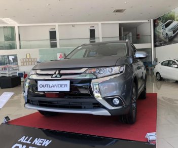 Mitsubishi Outlander 2.0 CVT 2018 - [Hot] Outlander 2018 chỉ 807 triệu, khuyến mãi khủng tại Tam Kỳ, góp 90% - Liên hệ 0965833881