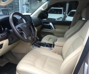 Toyota Land Cruiser VX 4.6  2016 - Bán xe Toyota Land Cruiser VX 4.6 đời 2017, màu vàng, nhập khẩu nguyên chiếc