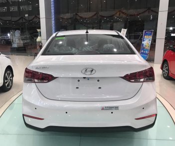 Hyundai Accent   2018 - Bán xe Hyundai Accent bản đặc biệt, màu trắng - xe giao ngay tại Nam Định