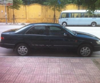 Toyota Camry V6 3.0 2001 - Cần bán gấp Toyota Camry V6 3.0 đời 2001 còn mới, giá tốt