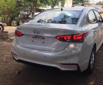 Hyundai Accent 1.4 MT 2018 - Bán Hyundai Accent, số sàn, màu trắng, xe giao ngay, giá KM hấp dẫn, hỗ trợ vay trả góp LS ưu đãi. LH: 0903175312