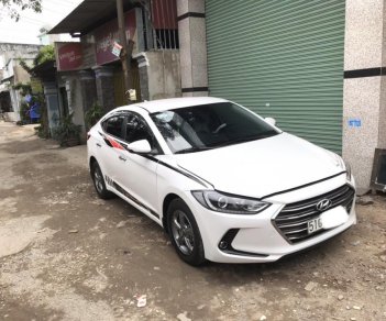 Hyundai Elantra 1.6MT  2017 - Bán Elantra 1.6MT 2017, màu trắng, đúng chất, giá TL, hỗ trợ góp