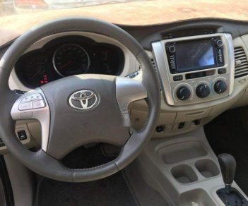 Toyota Innova 2012 - Bán Toyota Innova sản xuất năm 2012, màu bạc còn mới