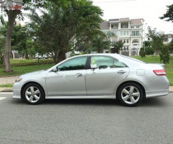 Toyota Camry SE 2011 - Cần bán gấp Toyota Camry SE năm sản xuất 2011, màu bạc, xe nhập chính chủ