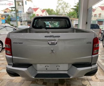 Mitsubishi Triton 4x2 AT 2015 - Bán Mitsubishi Triton 4x2 AT sản xuất 2015, màu bạc, xe nhập, xe gia đình