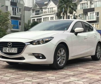 Mazda 3 Facelift  2017 - Bán ô tô Mazda 3 Facelift Hatchback đời 2017, màu trắng, 695 triệu