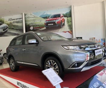 Mitsubishi Outlander 2.0 CVT 2018 - [Hot] Outlander 2018 chỉ 807 triệu, khuyến mãi khủng tại Tam Kỳ, góp 90% - Liên hệ 0965833881