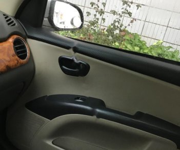 Hyundai i10 2011 - Bán Hyundai i10 đời 2011, màu bạc, nhập khẩu nguyên chiếc