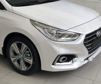 Hyundai Accent  1.4 MT Base 2018 - Cần bán xe Hyundai Accent 2018, màu trắng giá tốt