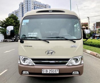 Hyundai County 4.0 2018 - County 29 chỗ 2018, đoàn dài hàng 3 cục hai màu. Xe nhà xài kĩ, không chạy kinh doanh