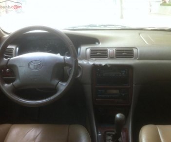 Toyota Camry V6 3.0 2001 - Cần bán gấp Toyota Camry V6 3.0 đời 2001 còn mới, giá tốt