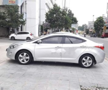 Hyundai Elantra 2015 - Bán Hyundai Elantra sản xuất năm 2015, màu bạc, nhập khẩu nguyên chiếc như mới, giá 527tr