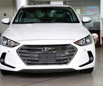 Hyundai Elantra   2018 - Bán xe Hyundai Elantra đời 2018, màu trắng, giá tốt