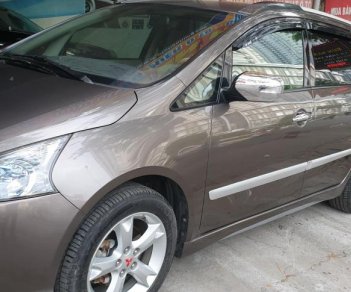 Mitsubishi Grandis 2.4 AT  2011 - Bán Mitsubishi Grandis 2.4 AT Đk 2012, Sx 2011, màu nâu, số tự động, mới 90% đẹp